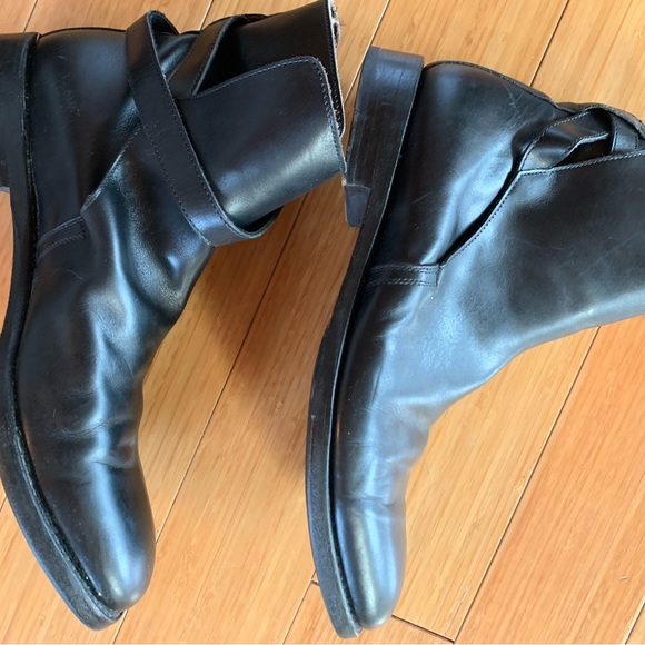 Black boots - Picture 9 of 15